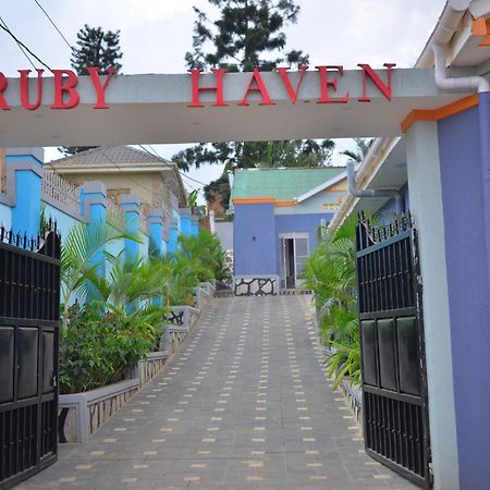 Ruby Haven Hotel Kampala Exterior photo