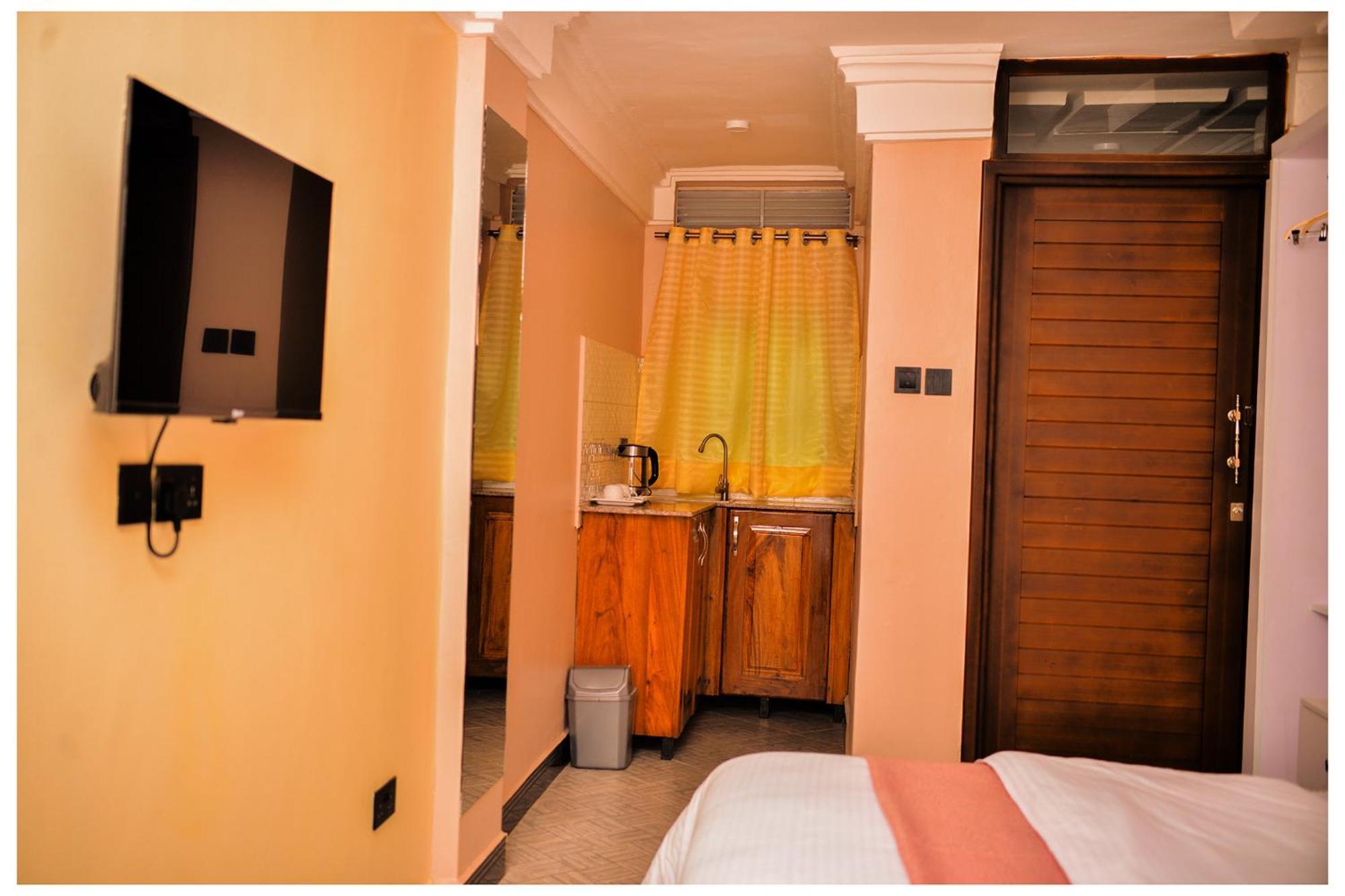 Ruby Haven Hotel Kampala Exterior photo